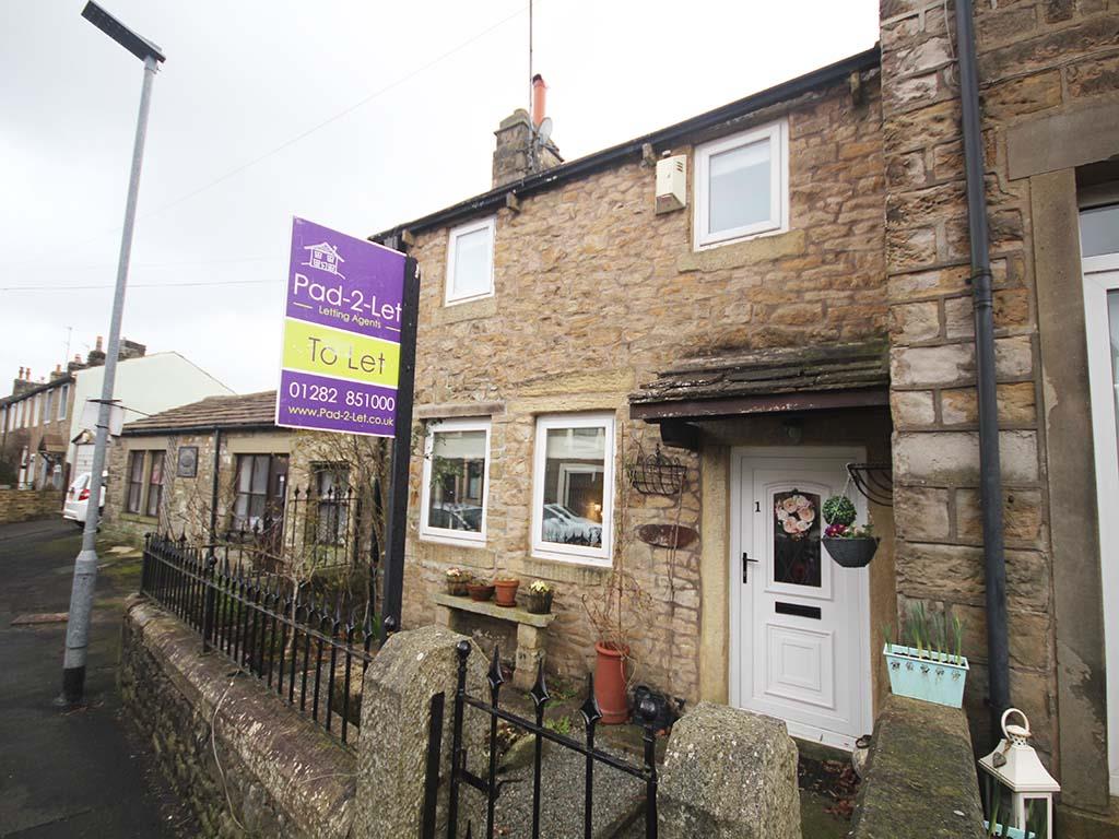 2 bedroom cottage To Let in Kelbrook - Main Image